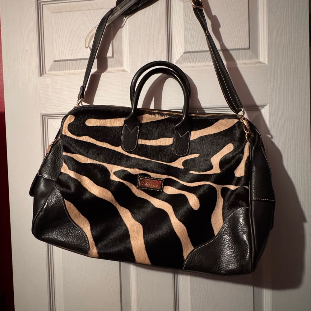 Elegant Zebra Pattern Laptop Bag for Men